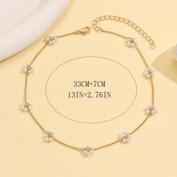 Bride Elegant Gold White beaded Floral Necklace - Picture 6 of 7